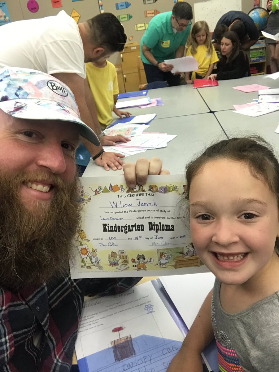 ToddJamnik's tweet photo. So Proud Of My Willow. She did an amazing job. Kindergarten Graduation. #3PiggyOpera https://t.co/9CuuRaHBXX