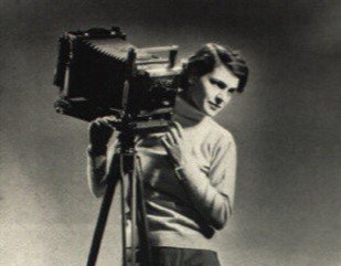 WomenInTheArts's tweet photo. Happy 115th birthday to photojournalist #MargaretBourkeWhite!🎉 Dubbed "Maggie the Indestructible," Bourke-White was the first American woman war photojournalist. Learn more in this post, which explores images of conflict by her and #AmbreenButt. https://t.co/mjtovQuTyq @Ambreenb https://t.co/XwjqNRn4Q2