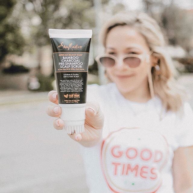 Influenster's tweet photo. Healthy scalp, healthy hair! ๐ Just ask Faty Rodriguez, who's been using @SheaMoisture's Bamboo Charcoal Pre-Shampoo Scalp Scrub to get her hair looking refreshingly clean. Leave us some ๐ค๐ค๐ค below if you're about this scrub life! #SheaMoisture #ClarifyWithShea https://t.co/mhqUUz3bre