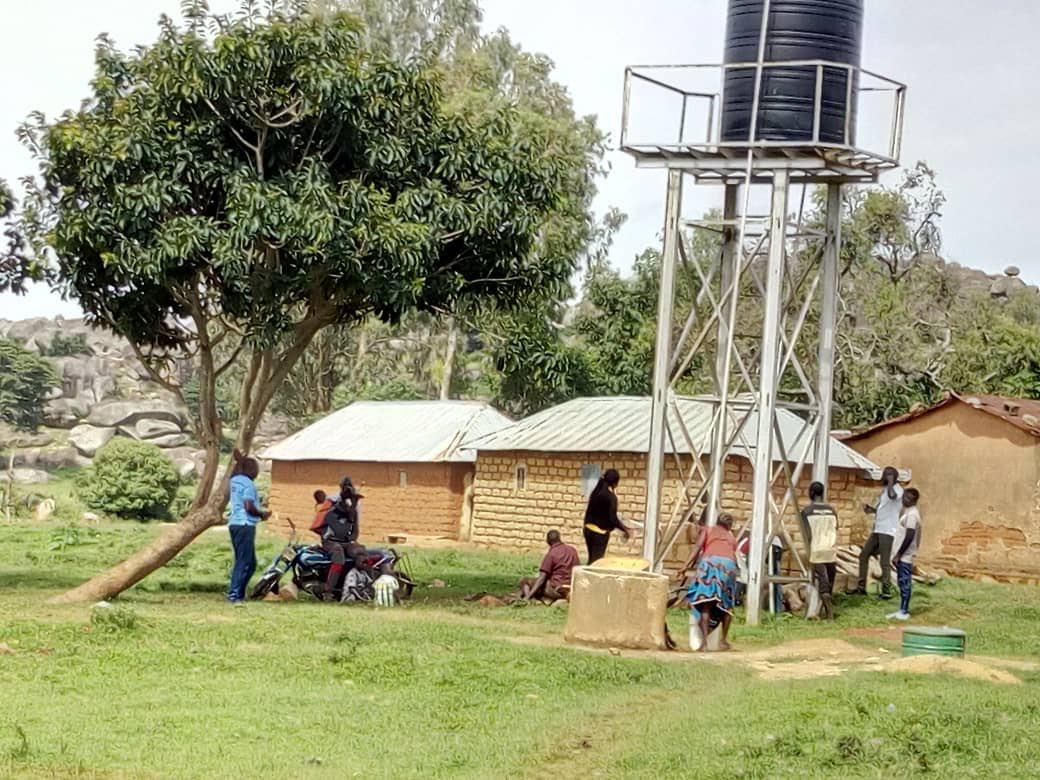TasteNg's tweet photo. Manguna community of Bokkos LGA of Plateau State now have access to clean water @TasteNg @taste_safewater We are glad to be part of this progress to clean water by 2030 for all. #GSD6 @SimonLalong @ScottBaderCoLtd @WaterOfLife Praise the Lord for this gift! https://t.co/6l7r3smbsJ