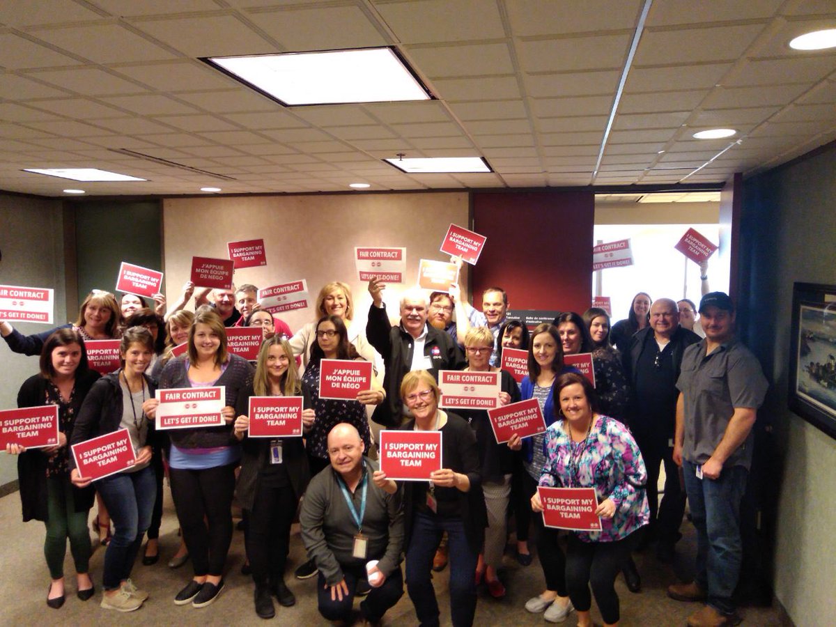 mossychic_87's tweet photo. Members of GSU, UCTE, UNE, UVAE appreciate the commitment and dedication of our bargaining teams!  If we don’t get a fair contract I am ready to STRIKE! It’s time that Treasury Board and the Separate Employers treat us with respect!

We ALL Support You!

#NPSW2019 #PSACSJYWC https://t.co/K8mKRSHXOm