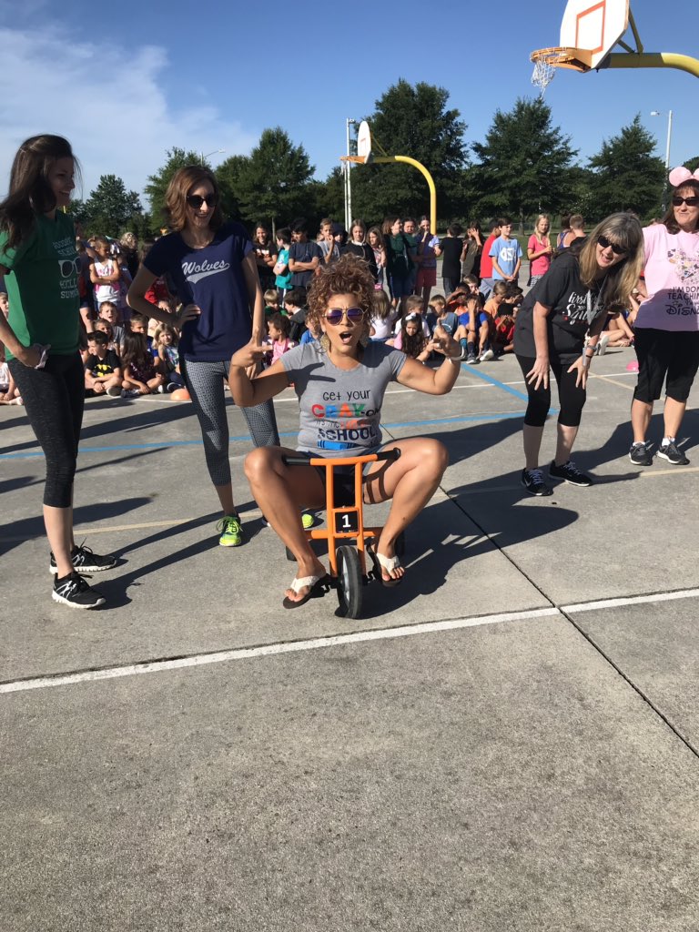 LGibson0701's tweet photo. What a way to wrap up the year—- A Staff Tricycle Relay Race!!! 🏁🏁That’s how we ROLL!!! #WeAreVBSchools @ThreeOaksElemVB @maorebaugh @AlisonReddy1 @Bookworm2256 @Hebert4thTeach @3OaksPE https://t.co/HTgEggXYVZ