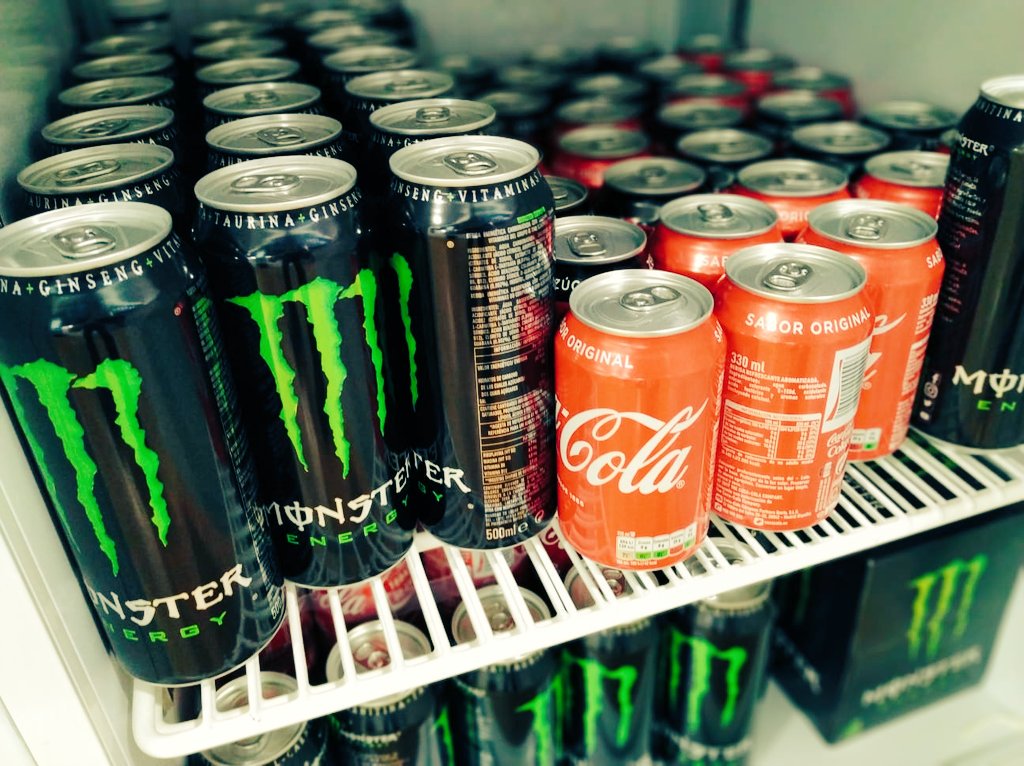 BABELgrupo's tweet photo. Provisiones para aguantar toda la noche 🍟🌭🥞🍫🍩
#HackathonBABEL #RealidadExtendida #hackathon #BABELtech #InnovatingTalent #IA https://t.co/zCaY3fp49w