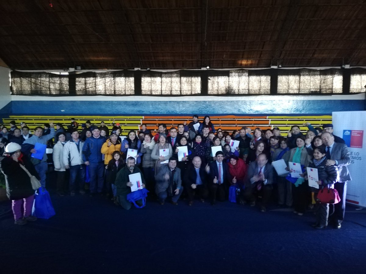 DiputadoBerger's tweet photo. En #Panguipulli, junto a distintas autoridades, participando en la entre de 120 títulos de dominio del ministerio de Bienes Nacionales #LosRíos. https://t.co/ZgVvCgDT9k