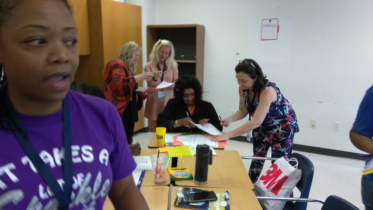 CharaELSWD's tweet photo. ESL Institute 2019 @DISDeslprograms https://t.co/hPnGN6aRZZ