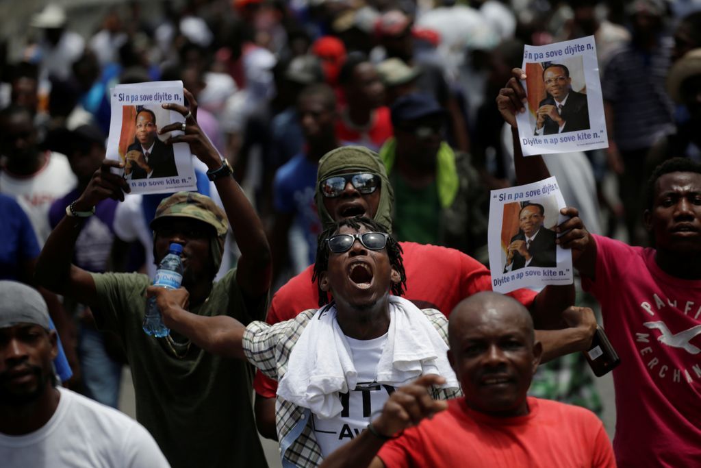 Protests Erupt in Port-au-Prince to Demand Haitian President's Resignation

"A panel of Haitian government auditors found that Moïse received millions of dollars that had been earmarked for rehabilitation projects." <a href="/nrojas0131/">Nikki Rojas</a>

thenorthstar.com/articles/prote…