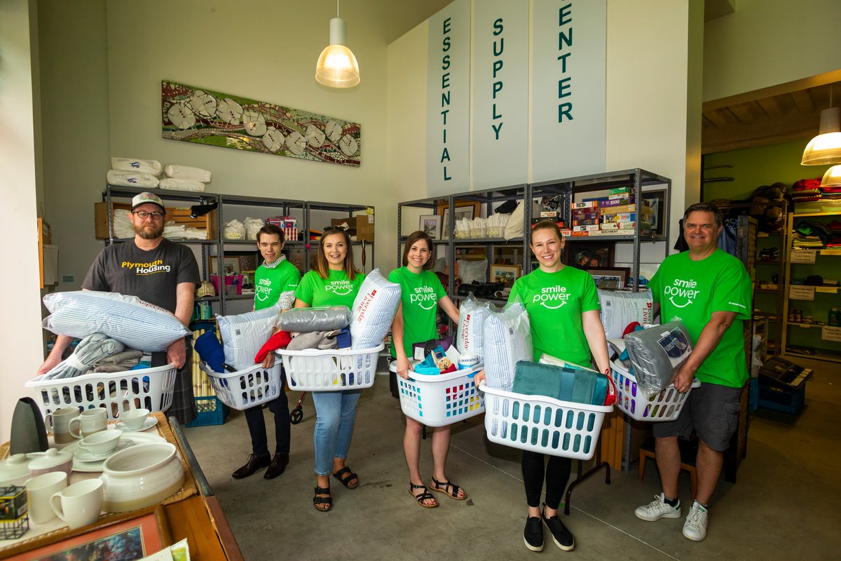 PlymouthHousing's tweet image. When moving into a Plymouth apartment, residents are often in need of living essentials like plates and bedding. So all new residents (~150 annually) get baskets with what they need to settle in. Thanks to @DeltaDentalWA's donation, 25 new residents will be welcomed home! 🔑❤️