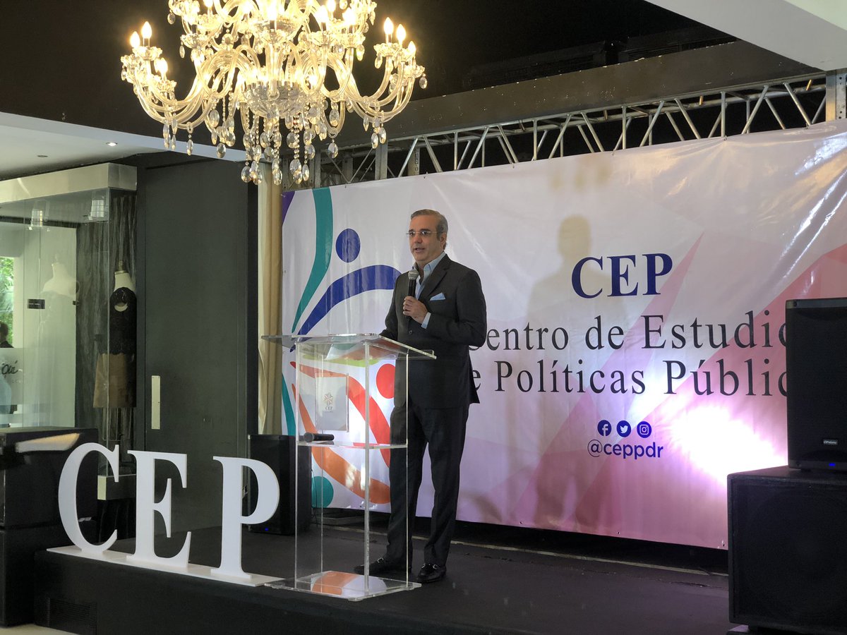 luisabinader's tweet photo. Como presidente del CEP en la culminación del programa “Candidatas Elecciones 2020” que se llevó a cabo en colaboración con la Fundación Friedrich Ebert Stiftung, y que encabezó @GloriaReyesG en el que apoyamos a mujeres con aspiraciones para las próximas elecciones nacionales. https://t.co/dJAgP9k84Y