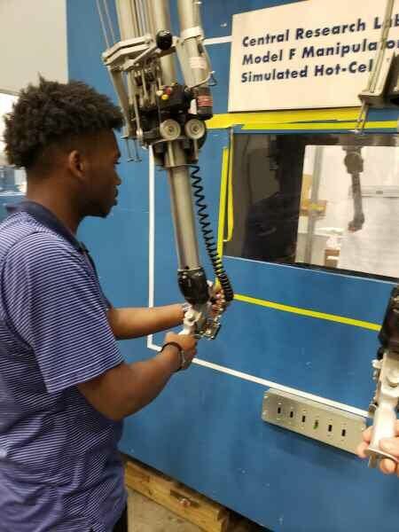 Empower_Knox's tweet photo. Thanks to our partners @ORNL and American Museum of Science and Energy for exposing students to STEM, Craft and Leadership professionals in an interactive STEM Camp this week! #stemconnection #StrongerTogether #saveoursons https://t.co/3UV8pIkxW7