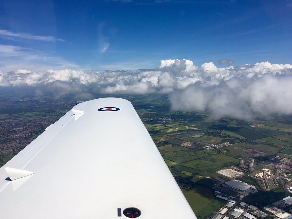 VCJ_CCF_CC's tweet photo. Today our RAF Section Cadets were joined by @7OverseasATC Cadets at @RAFBenson for some Air Experience Flying with #6AEF. Great to be back at Benson following a long hiatus. Following the AEF the Cadets visited the helicopter simulators. https://t.co/5cGpzbYP6F