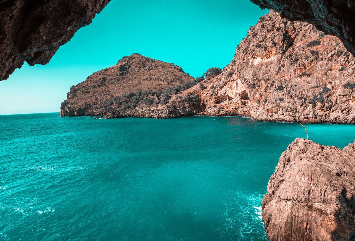 Mallorca esconde muchos rincones por descubrir, y tienes cinco Be Live Hotels como punto de partida para encontrarlos. bit.ly/2XLGTfH