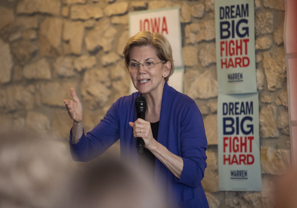 TechCrunch's tweet photo. VCs are failing diverse founders; Elizabeth Warren wants to step in https://t.co/WdysB505LJ by @kateclarktweets https://t.co/5CO9unFkVL