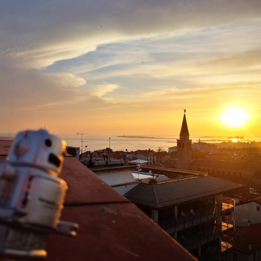 Happy Friday everyone. Berthold is on holiday in #Grado, #Italy right now. Check out that amazing view.
.
.
.
.
.
.
.
.
#mobileenterprise #mobilemanagement #appdevelopment #developers #startup #digitalautomation #startuplife #robot #Berthold #BertholdOnTour #travel #sunset