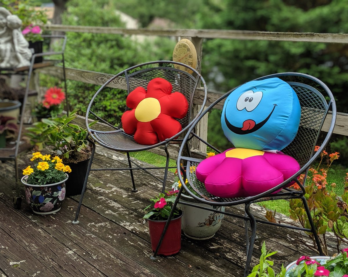 TacheHF's tweet photo. Enjoying the spring weather?🌸These squishy micro bead pillows are perfect to add a little bit of extra comfort for any outdoor patio. (Just remember to bring them back inside when you’re done!)
https://t.co/1tqY9PDKNi
#backyardpatio #outdoorlounge #decorativepillows #kidspillows https://t.co/DDi3GW2ASY