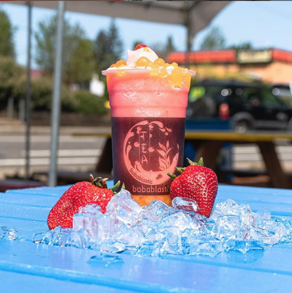 BiteofBend's tweet photo. FEATURED BITE — @bobablastic from Vancouver, WA is serving up bubble tea, poke bowls, hot dogs and nachos for @BendPremierRealEstate Bite of Bend this weekend! THE BITE: 2oz samples. 🍓
SEE ALL THE BITES — https://t.co/oLc2cbyq0t https://t.co/TLrX6j89Hb