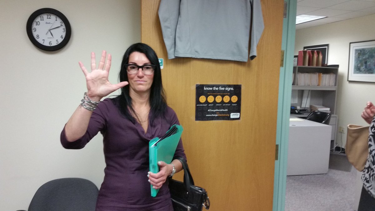 SueRosenstock's tweet image. A5: We are a the peer network educating one at a time.  #ChangeMentalHealth #HopeHelpStrength #BetterAthletesBetterPeople #know5signs #changedirection