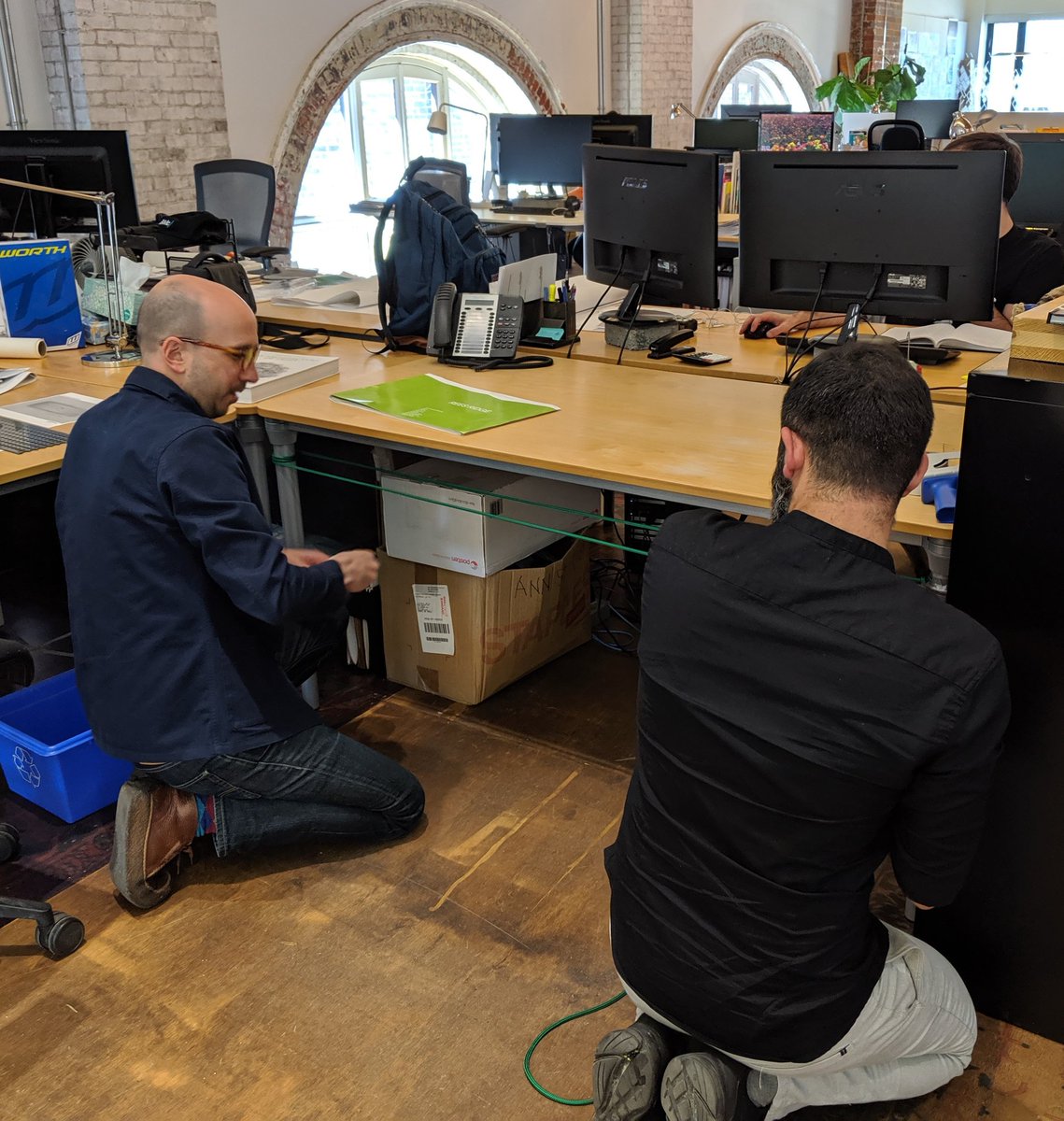 BrookMcIlroyInc's tweet image. Our landscape architects are testing some rope for their upcoming @cityoftoronto parklet installation on King Street! #HighStrung