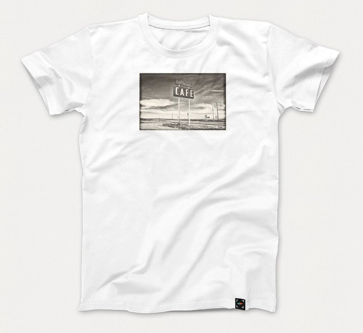 wearetfcstore's tweet photo. Original photo taken by The Four Corners of a cafe sign on Route 66, USA. https://t.co/V609VqWcxc #route66 #usa #cafesign #retrotshirt #originalphotography #etsyvintage #photofun #HandmadeHour https://t.co/3QSNQMnryY