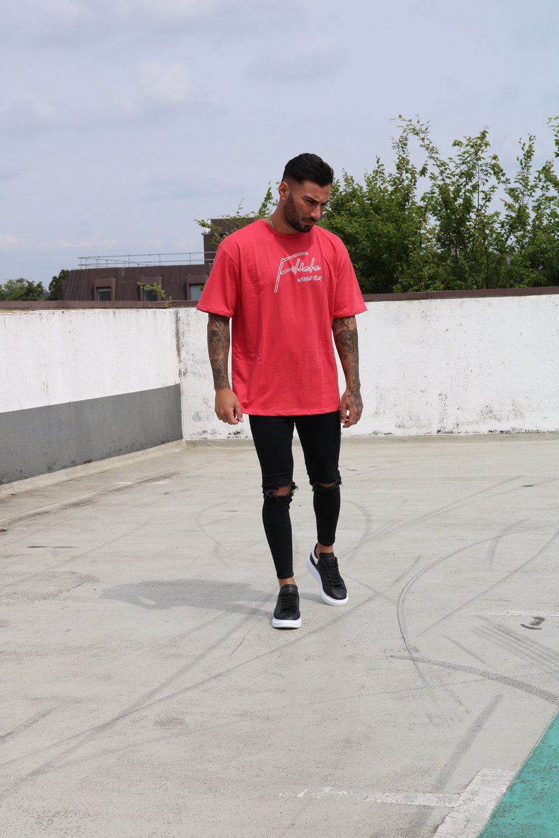 FitleteAthletic's tweet photo. Our Best Selling Colour 🔥 Shop Our New World Tour Oversize T-Shirts 📦

@MirkanYerlikaya https://t.co/wwY4puY8VG
