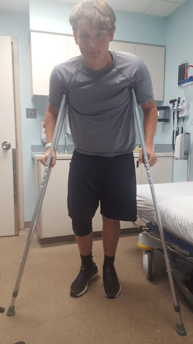 cleabrooks's tweet photo. How's your day going? Got to be better than ours 🙄 #sprainedknee https://t.co/UKnUu4m9wm