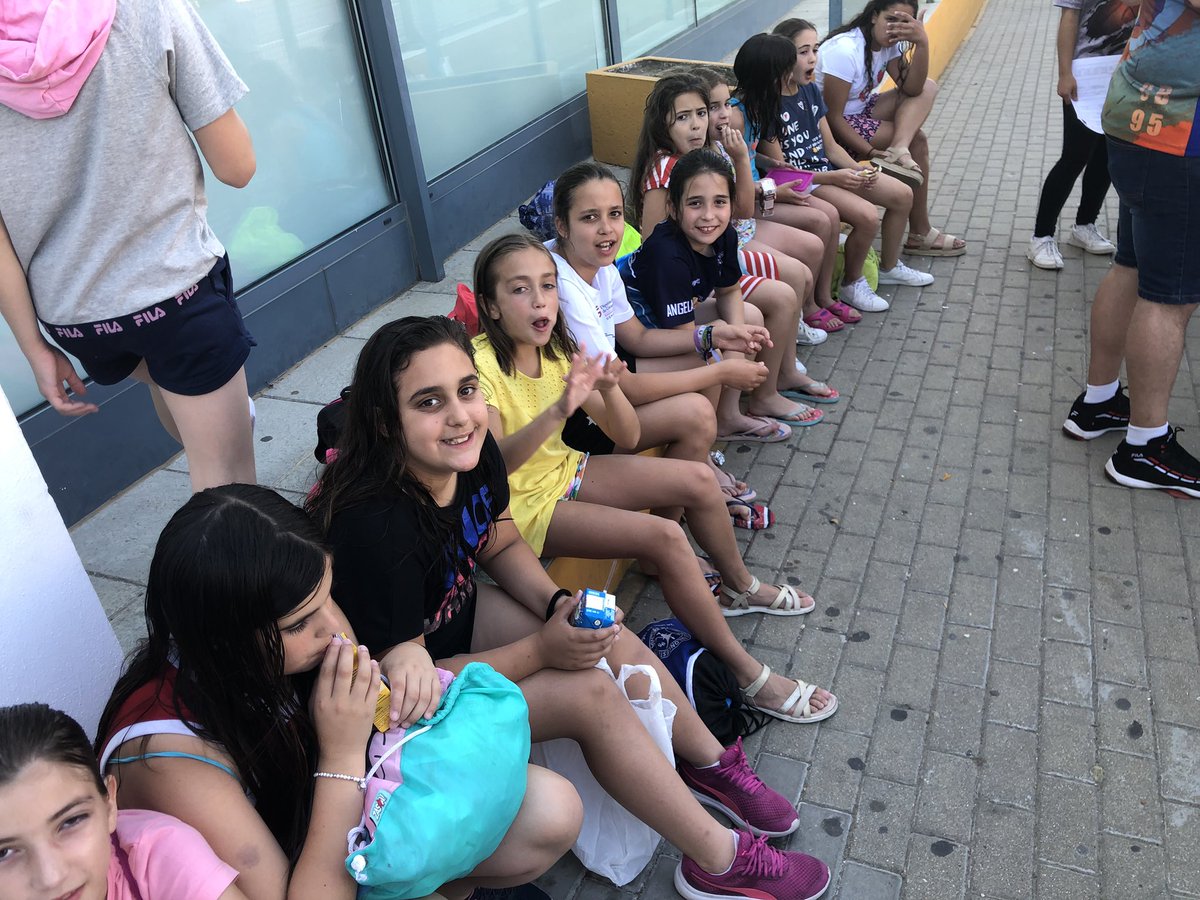 CBLaPalma95's tweet photo. Gran tarde de convivencia de todo el club en la clausura de la 25 temporada con piscina, entrega fichas de evaluación, revista, partido de padres y partido de fútbol. https://t.co/qgi63VrGlV
