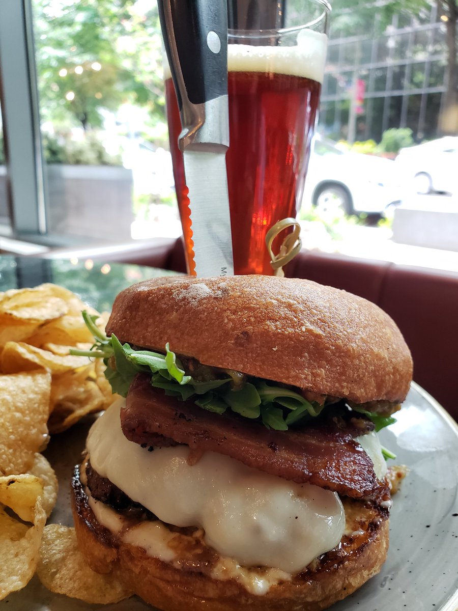 We're celebrating dads this weekend with a delicious Pure Country Washington Beef burger and local draft for $15!  #currantbistro #thesoundhotel #Jackmountainbacon #hatchchilerelish
