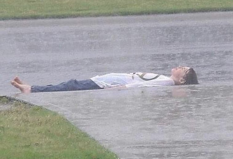 viIIaneIeves's tweet photo. i can't stop thinking about villanelle and eve https://t.co/XObeirFTjM