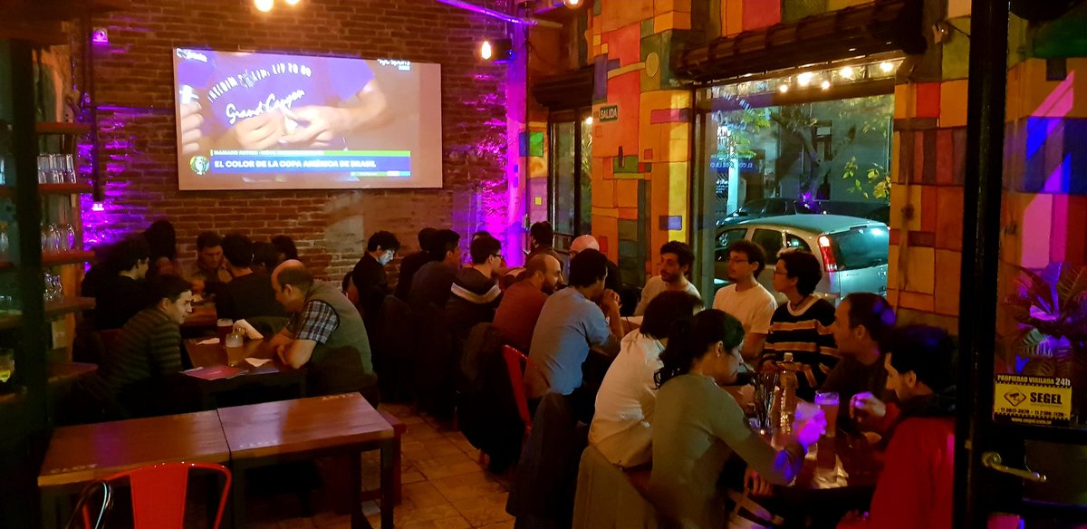 Ya nos estamos comunicando en <a href="/Clot_bar/">CLOT</a> .