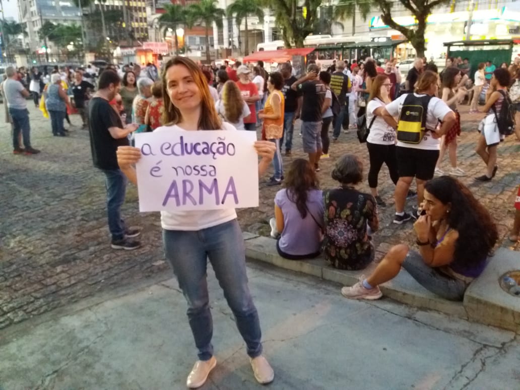 CUTsaopaulo's tweet photo. Em Santos também teve movimentação dos trabalhadores e estudantes contra a reforma da Previdência. #GreveGeral #BrasilBarraReforma https://t.co/gSsfaFAEGa