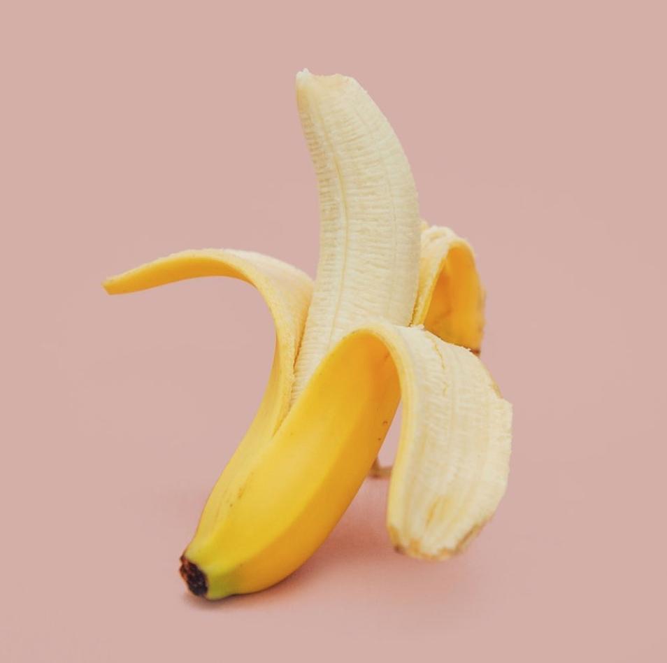 theOneBar's tweet photo. It's Fruit Fact Friday! Did you know that the bananas we eat today are different than the ones eaten before the 1960s? We sure didn't! The pre-1960s bananas were wiped out by the Panama disease. https://t.co/O9DEaoDCwE
