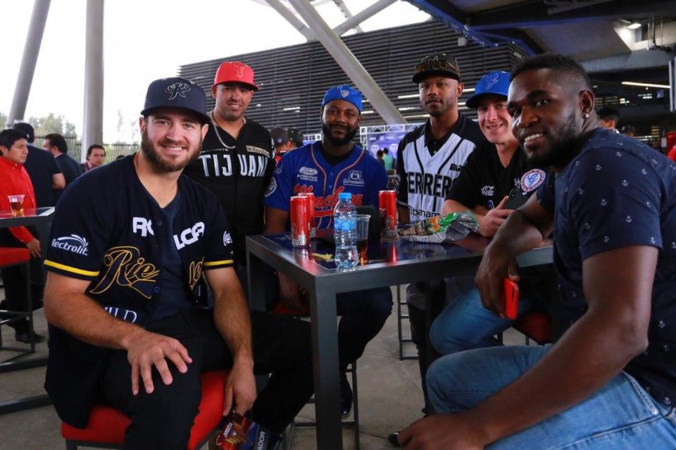 RielerosFans's tweet photo. #NotiFans: Ahรญ esta uno de los nuestros con mucho orgullo en el juego de Estrellas, como debe ser la Estrella Rielera Michael Wing ๐๐๐ช๐ช๐ช๐ https://t.co/0B4Qh6fjjg