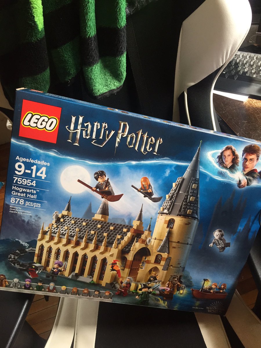 fieromommy's tweet photo. This is stream tonight 🤪 I don’t care what anyone has to say I love #HarryPotter and no one change my mind. Gonna be chill and song requests will be on. 
#harrypotterfanforlife #LEGO #TwitchStreamers #greathall https://t.co/YvyRlVen7K