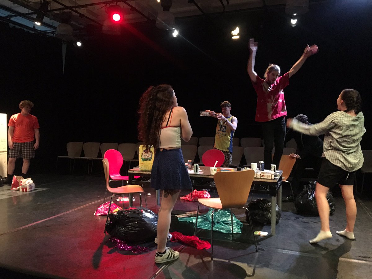 C_Tomlinson's tweet photo. So the final @YoungEveryPlay directors festival is up and running!! Huge well done to all directors, actors, producers, technicians, marketers &amp; all @LivEveryPlay staff and shout out to @popsparks95 and @thestralspotter @petergreggs 🙌🙌 https://t.co/lRyiNh3sPJ