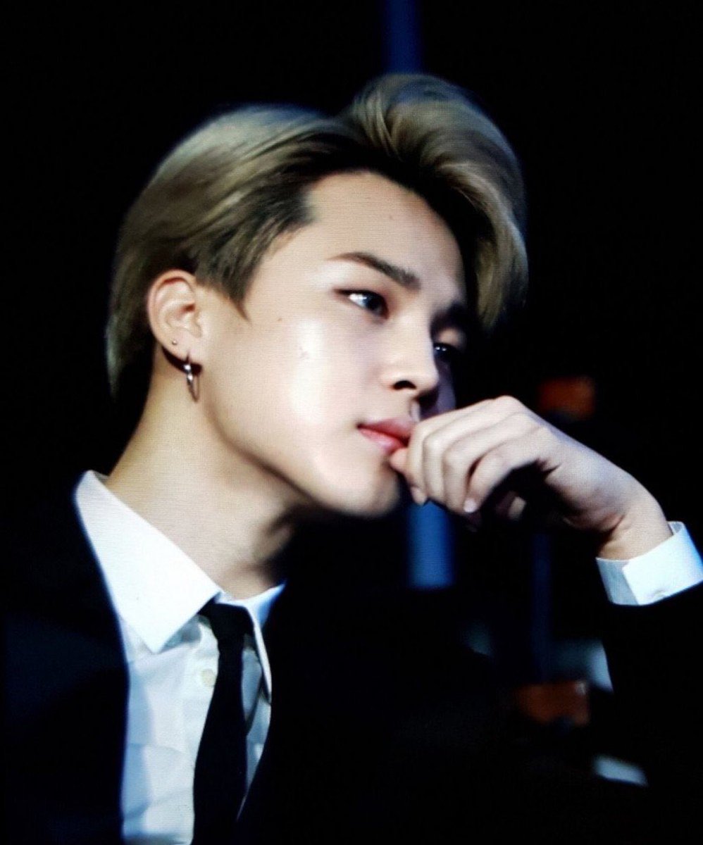 jiminxmlk's tweet photo. 🎶 where words leave off, music begins https://t.co/zugWIQXZxN