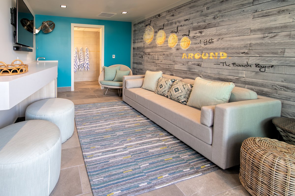 JWDesertRidge's tweet photo. Put your feet up and cool off at our new #PoolSuites offering the best of poolside living. Learn more: https://t.co/Q8iaIh3aaJ https://t.co/QAyPUJOirl