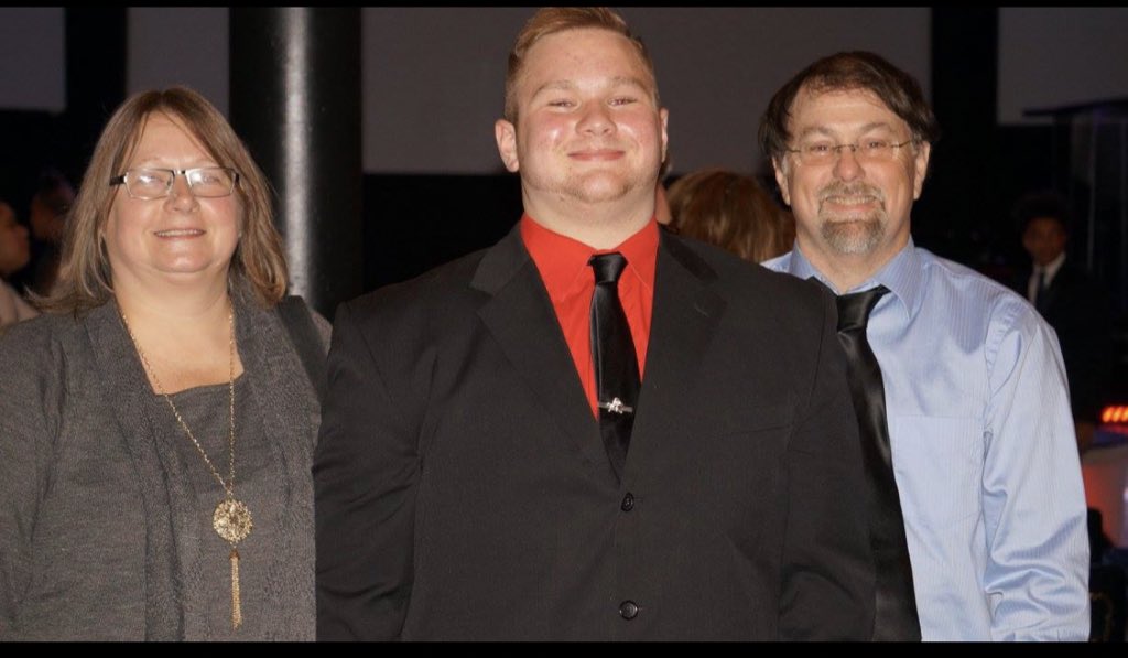 EULESSSASQUATCH's tweet photo. You always took care of our family, you were my first coach and biggest supporter, I’m proud to be named after you and When the time comes I only hope I can be half the father you were, I love you and may you Rest in Paradise and don’t worry I’ll take care of the  family❤️❤️❤️❤️ https://t.co/CZ6FBDivib