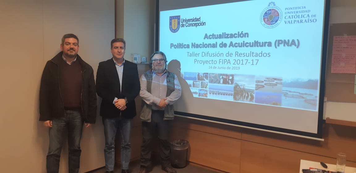Una #acuicultura dinámica, diversificada, competitiva y sostenible al 2038, es el objetivo de la nueva Política Nacional de Acuicultura. En taller de difusión, nuestro director ejecutivo <a href="/AxelKlimpel/">Axel Klimpel</a>, junto a Sergio Mesa, de @Subpesca, y Exequiel González, investigador de la PUCV