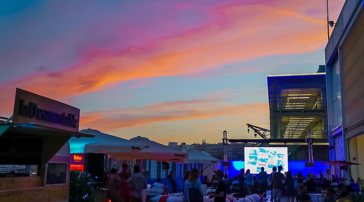 🔵 Let’s finish! #placemakingweekeurope and La Marina de Valencia have establish new ties and future steps!  

The wonderful terrace of #LaBase, Placemakers! Let’s end the day with music and a great atmosphere.