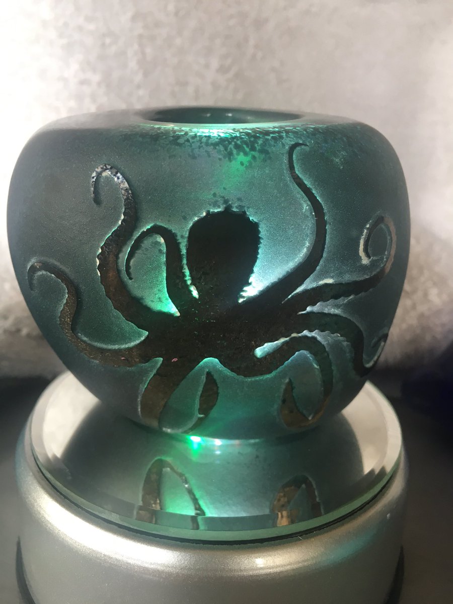 Ridiculously happy with my latest glassblowing experiment... the work involved in creating this piece is totally worthwhile. My mental health is improved by being creative!
