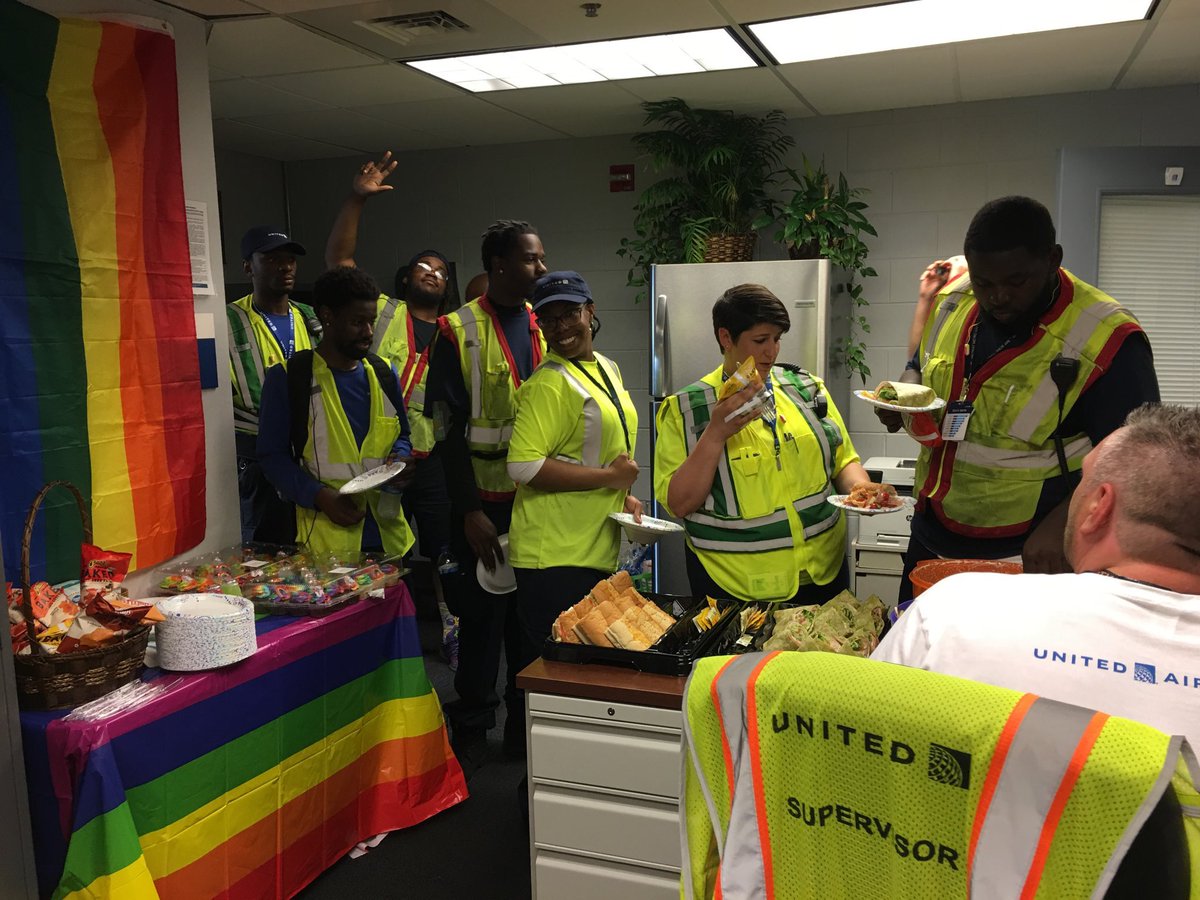 DTW LGBTQ Pride day 🌈 ❤️Customers were challenged to do a word search at gates while they waited, and all employees enjoyed rainbow pasta salad and much more. What a great day! @weareunited #BeingUnited