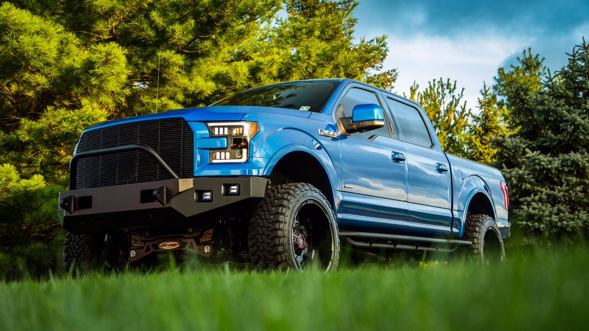 CARiD_com's tweet photo. Punch out. Post up. Where are you headed this weekend? @Ford @FordTrucks #Liftedtruck #Ford #FordF150 #Customwheels #Carid #Caridcom #moreburnouts #Trucklifestyle #Trucklife #Offroad #photography #offroading #trucknation #Rims #Tires #fordmotorcompany #Friday #Weekend #GoOutside https://t.co/jHdgBUn7g9