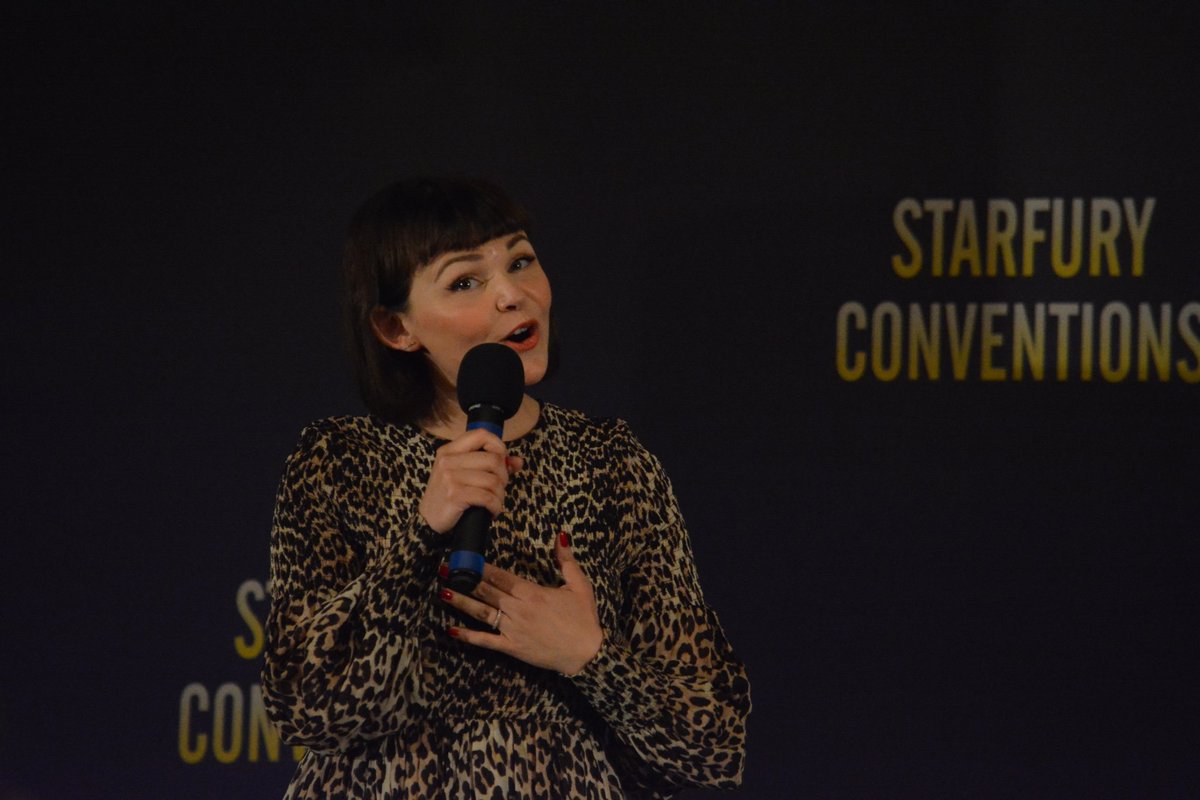 annechakm's tweet photo. Opening Ceremony with #GinniferGoodwin #Enchanted2 #EnchantedCon2 #OnceUponATime #SnowWhite #zootopia #ouat https://t.co/YPpbDXSw7S