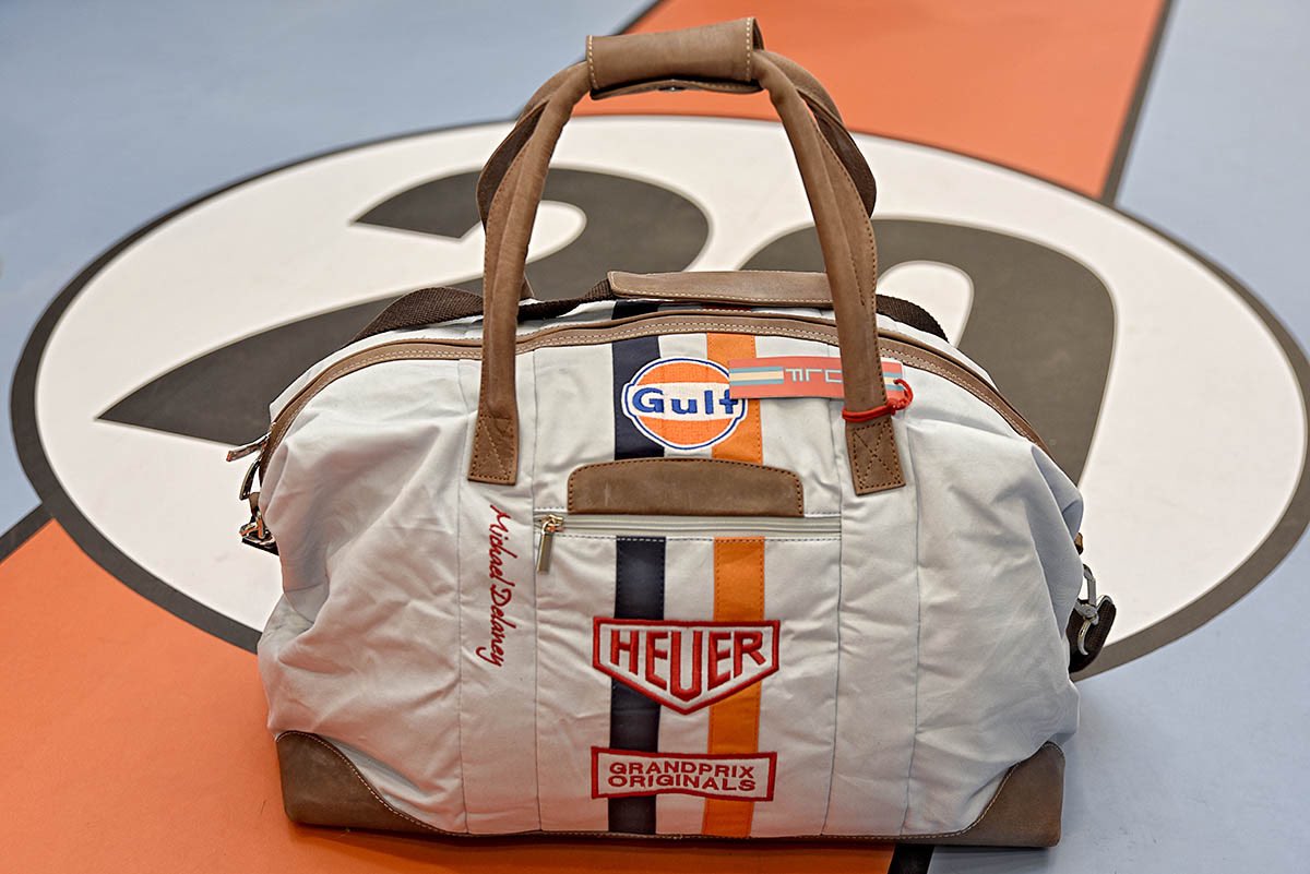 georj_igl's tweet photo. Me siento un privilegiado al haber participado en el diseño de Gulf Store, la primera tienda en Madrid de una marca de culto para los amantes de las carreras y del estilo «Vintage».
@gulfstorespain @asmagents #thecolorsofspeed #motorsport #desgn https://t.co/61tsUQ4Y6h