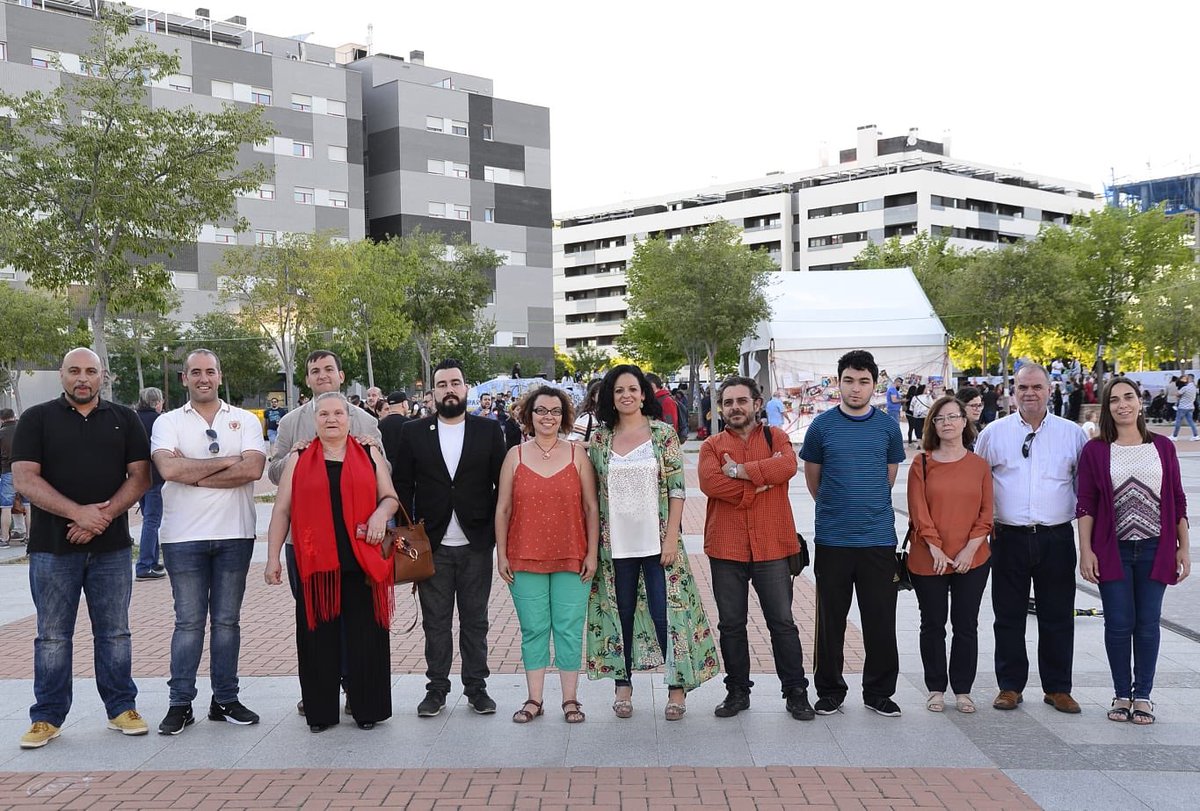 AytoAlcalaH's tweet photo. 🎉 Comienzan las #FiestasDistritoIV con el acto de apertura de fiestas a cargo de las entidades del Distrito: @orquesta_alcala y @AMC_ColumnaAlc. La presentación ha sido a cargo de Alejandro Frutos
🔗 Programación #FiestasDistritoIV: https://t.co/Hd2r04M3IT https://t.co/Q66sie8Tzr