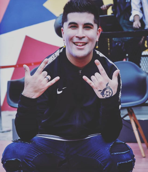 FANelprograma's tweet photo. 🎤 1 MC por semana, 1 minuto de improvisación libre, esto es #FANFreestyle 🎼 🤘 Hoy tendremos a @Wolf_Cmk, uno de los MC más conocidos de El Quinto Escalón 💪, batallero internacional y máximo candidato a ascender a la @fms_argentina 🔥 https://t.co/JESk5xoh0q