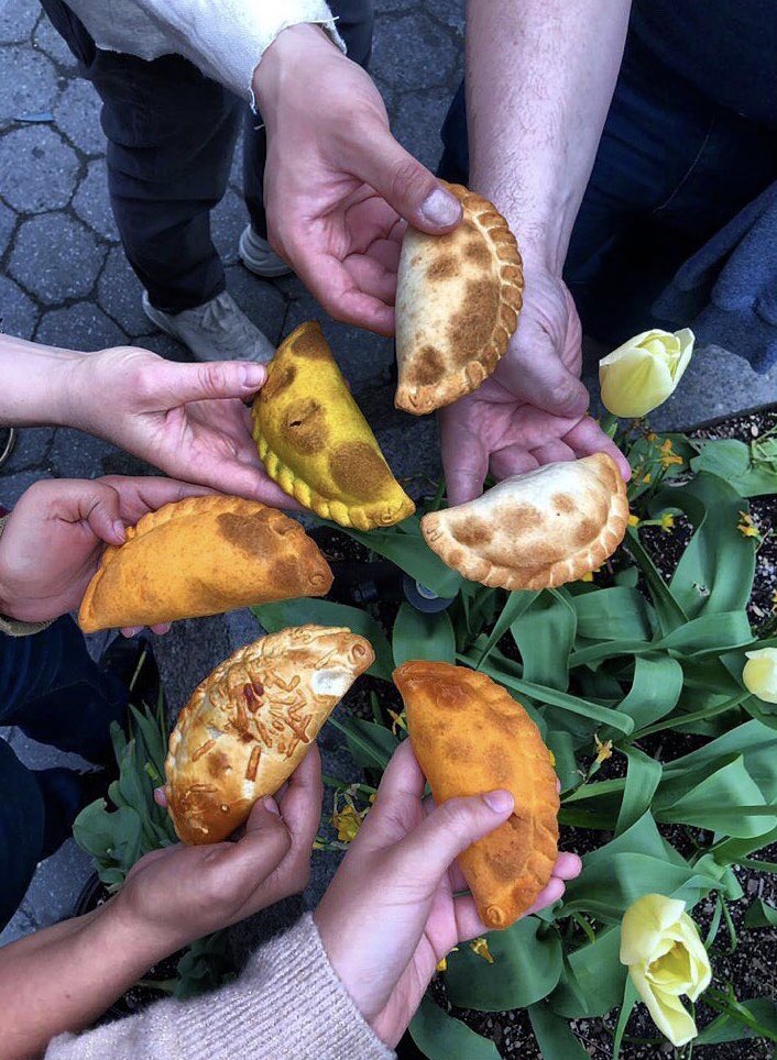 NuchasNYC's tweet photo. A gourmet world of flavors in the palm of your hand! 🌎 📸 @exploreamazingtreats #differentisdelicious https://t.co/a9MQ8zqhuZ