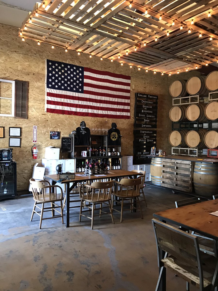 CholameVineyard's tweet photo. Happy Flag Day! Ain’t she beautiful? Stop in this weekend for some American made wine and cheers to the beautiful stars and stripes! 🇺🇸 #redwhiteandblends https://t.co/3yEMSvrhSh