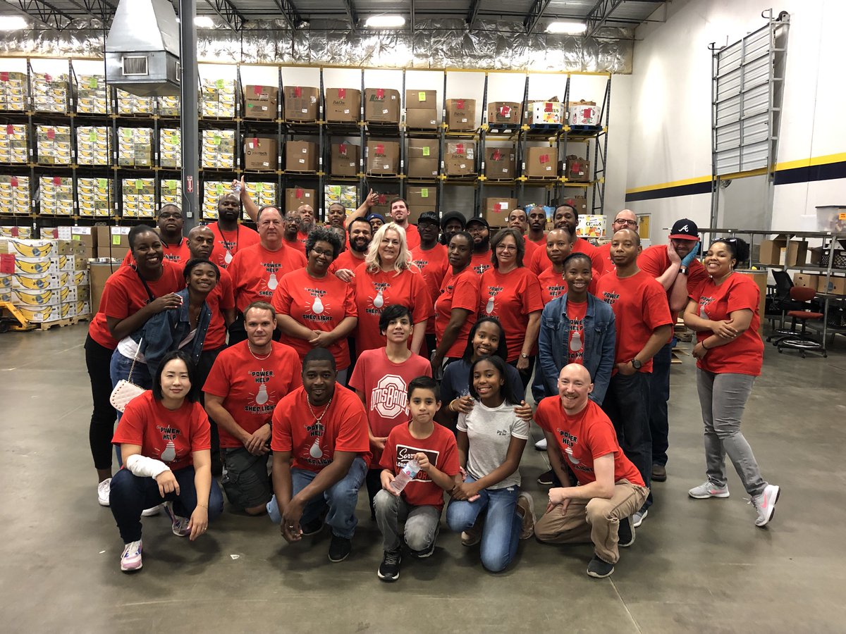 PowerDesignInc's tweet photo. Our Power Design Resources team had a blast volunteering at two food banks this week, putting together enough boxes to feed 8,000+ families! Read more on our blog. 📝#ClosetheHungerGap #ProjectV5 #FridayMotivation @ACFB @SPFreeClinic https://t.co/sDMnaFx336 https://t.co/n5y6BknRk7