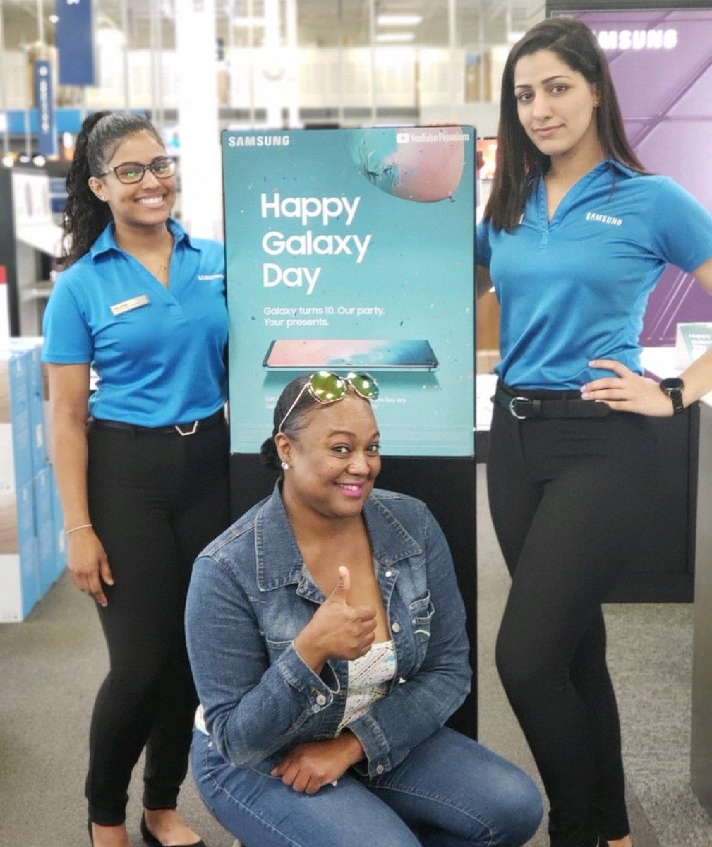 houstonsamsung's tweet photo. Mrs. Schalandrieus enjoyed our Skills Workshop today. She wanted to get a picture with us to remember her first Samsung Flagship experience. Happy Galaxy Day!!!!!! @mrentas258 @Krivs14 @EuGeniusness #HoustonSESFlagship #Houston @ayakrasool https://t.co/xfNiEmb1w0