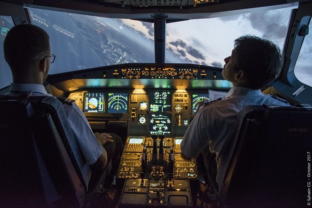 IdeeCadeauQC's tweet photo. Offrez à votre papa une belle opportunité d'essayer un simulateur de vol chez AéroSim Expérience! Un beau cadeau original à offrir pour la Fête des Pères! ✈️

👇👇👇
https://t.co/u54J13Qt6X https://t.co/RPoBcqEsSC